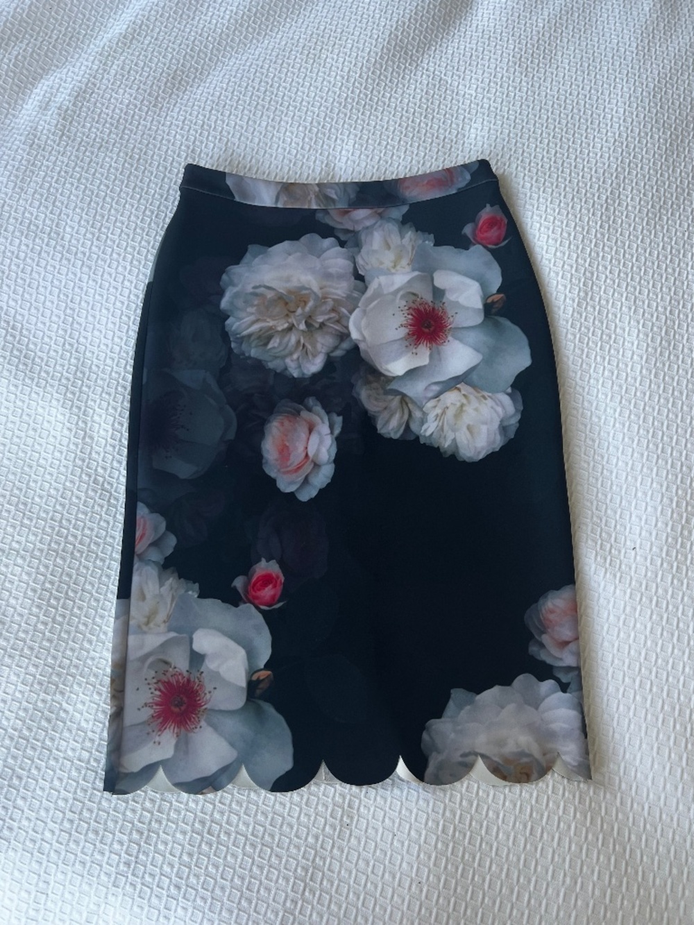 Ted Baker Chelsea black floral print pencil skirt UK 1, US 4 - Picture 1 of 9